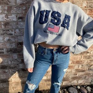‘Vintage’ style embroidered USA crew neck